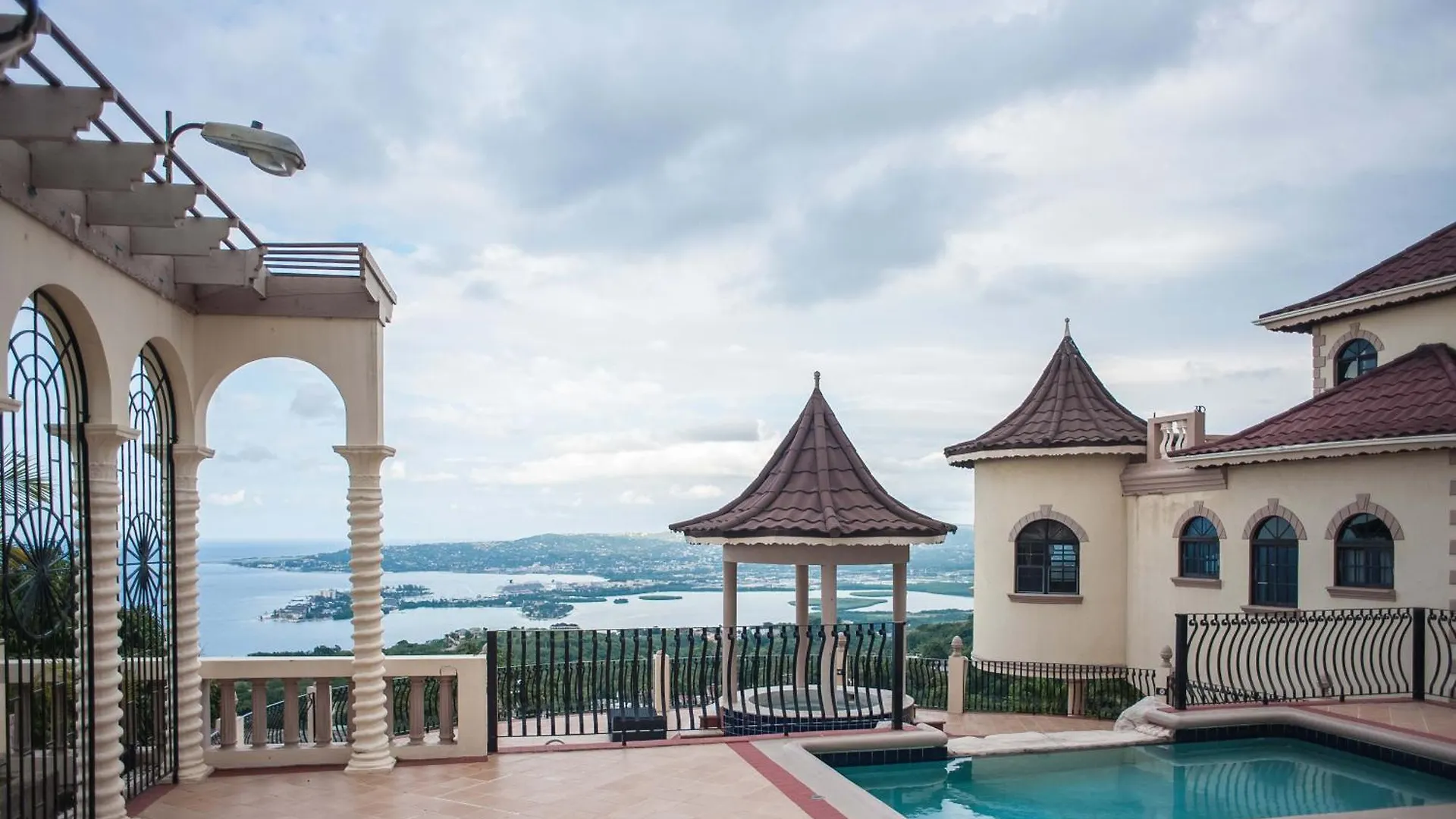 Clarridge View Guesthouse Montego Bay 0*,  Giamaica
