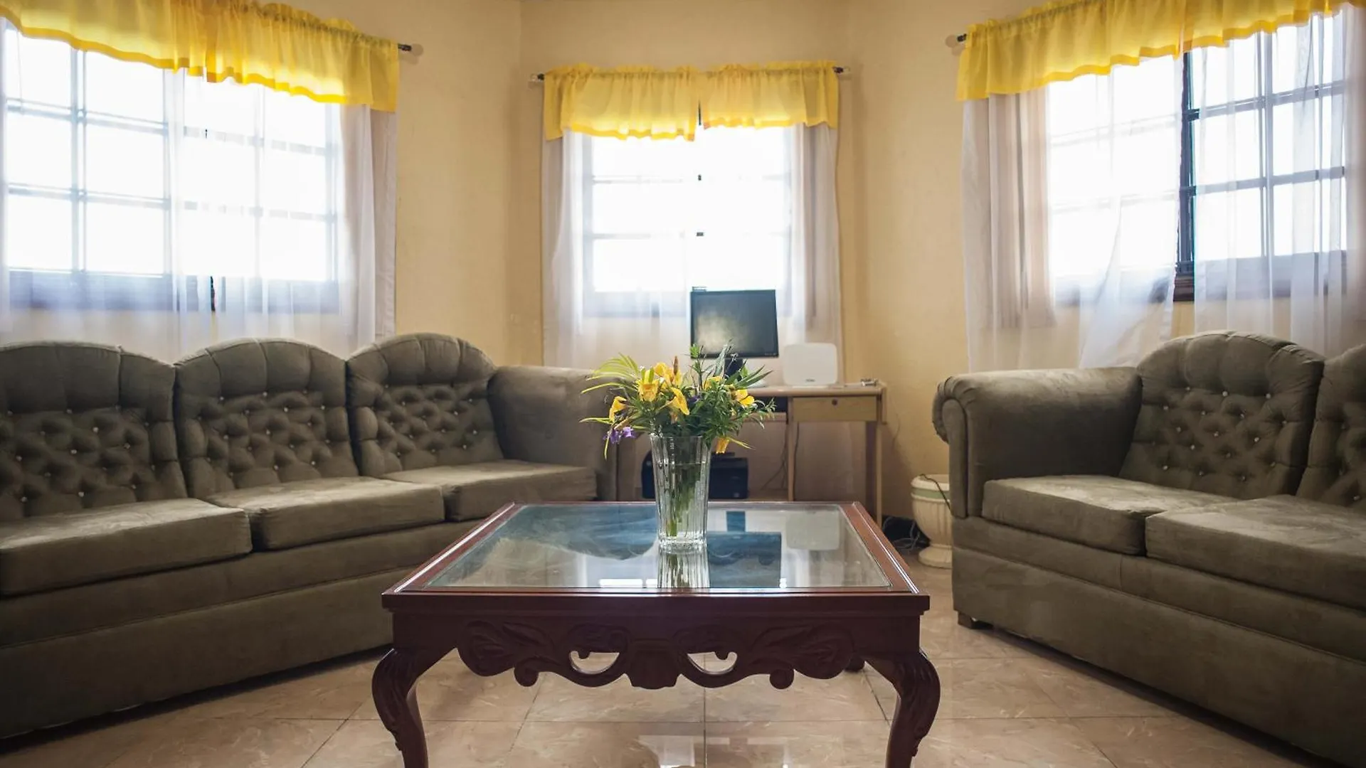 Clarridge View Guesthouse Montego Bay Giamaica